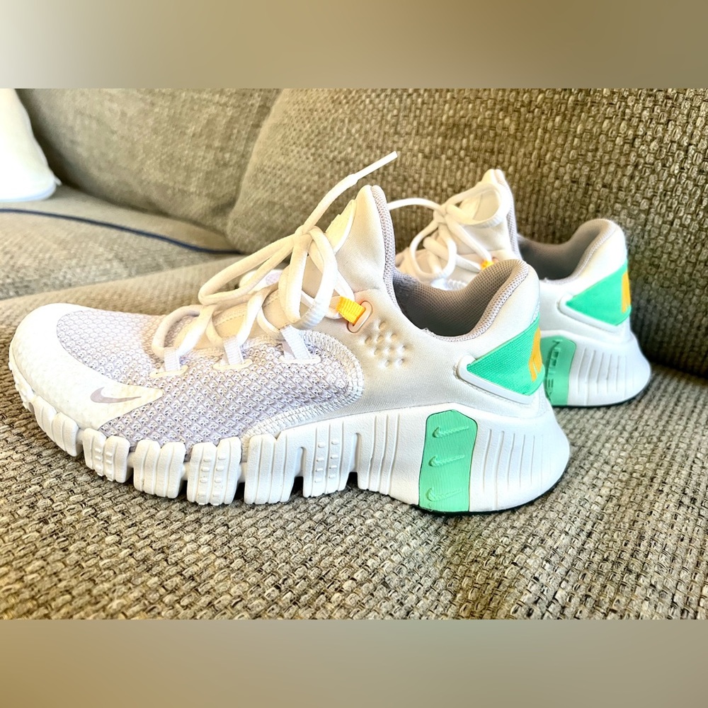 Nike size 7 sneaker